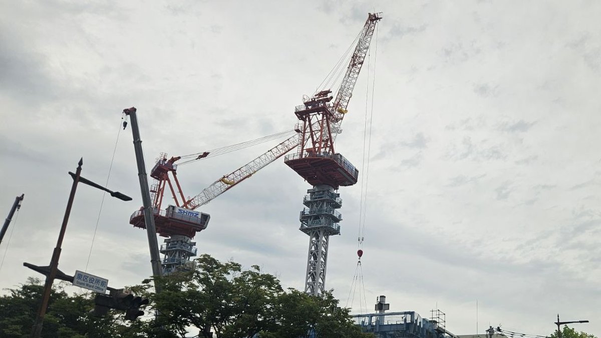 泉区役所前・庁舎建替工事のクレーン（仙台市泉区泉中央）